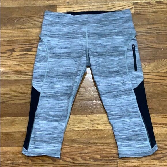 Lululemon Sun Runner Crop - Picture 2 of 4